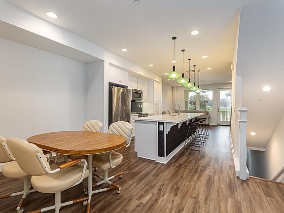 5th image of 1120 Sea Glass Way