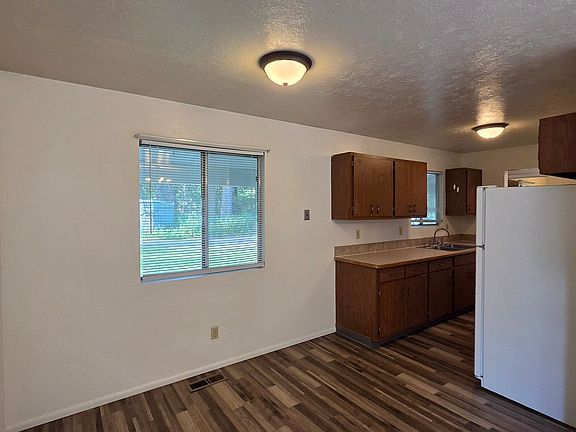 5th image of 18 Charis Ln #6