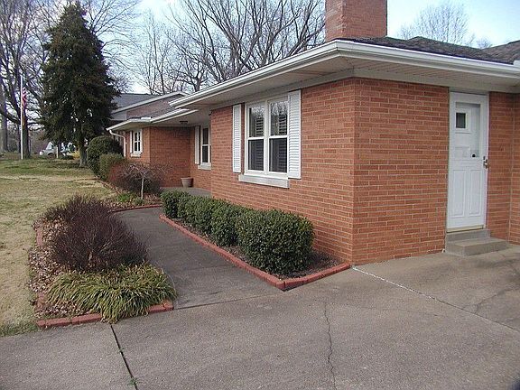 3rd image of 8519 Larch Ln