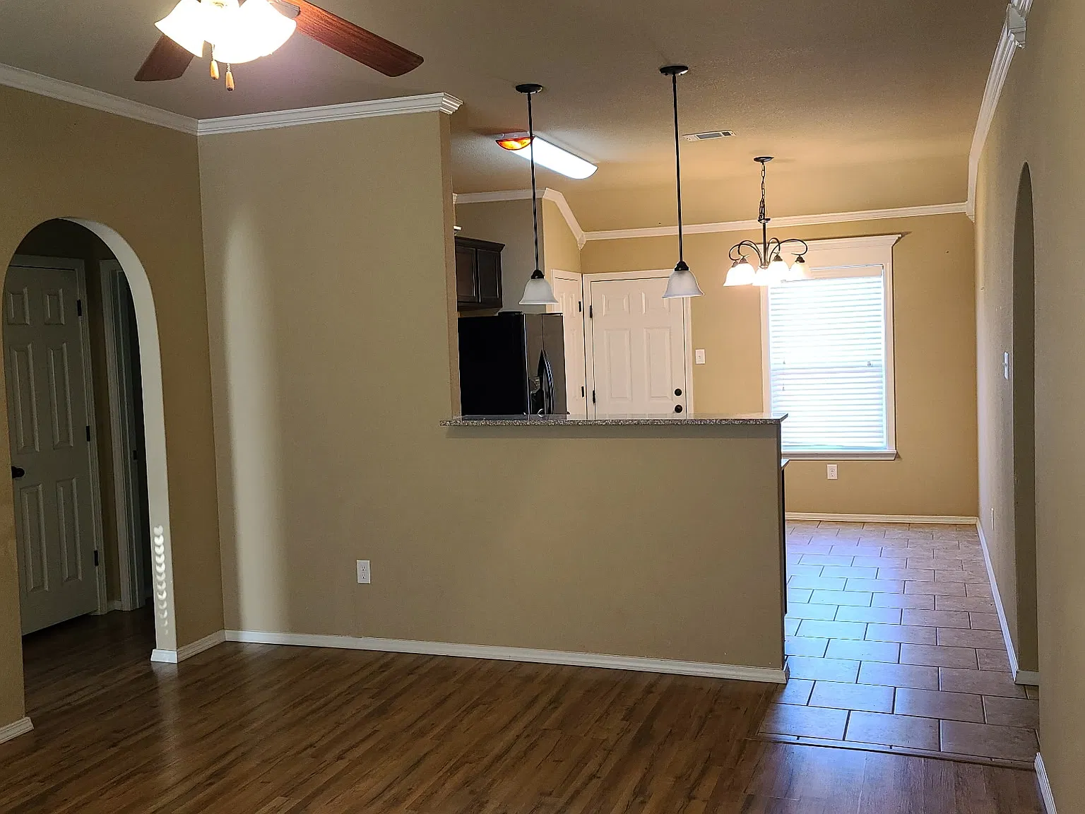 3 bed, 1215 sqft, $1,500 — Photo 2