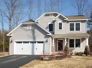 9 Woodfield Ct, Mechanicville, NY 12118