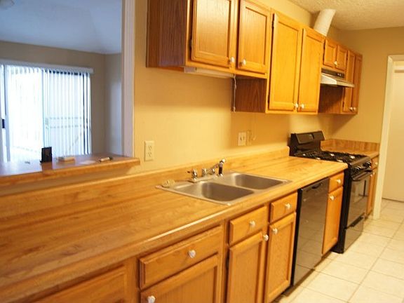 2nd image of 3206 Windmoor Dr