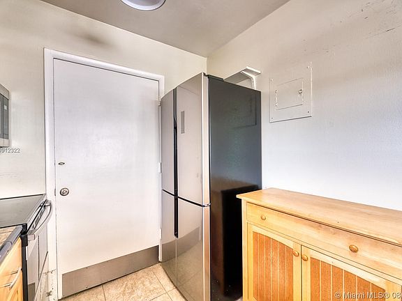 4th image of 1020 94th St APT 501