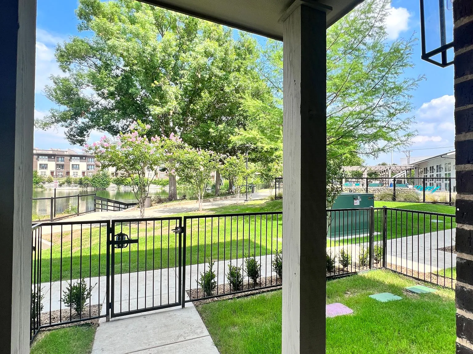 2 bed, 2.5 bath, 1631 sqft, $2,911 — Photo 1