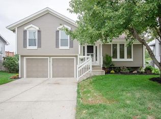 208 NE 103rd Ter, Kansas City, MO 64155
