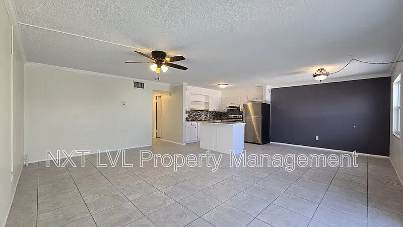 2 bed, 1.0 bath, 972 sqft, $1,395 — Photo 3