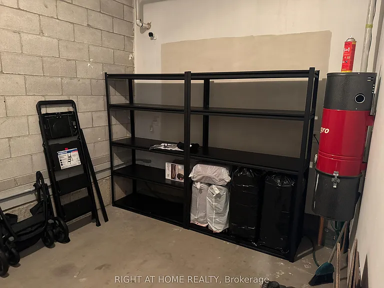 693 Ferguson Dr — Photo 16