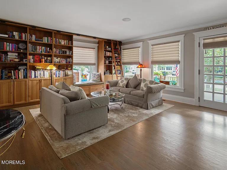 511 Asbury Ave #MAIN HOME — Photo 9