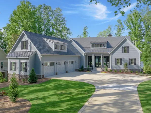 1300 Lake Club Dr, Greensboro, GA 30642