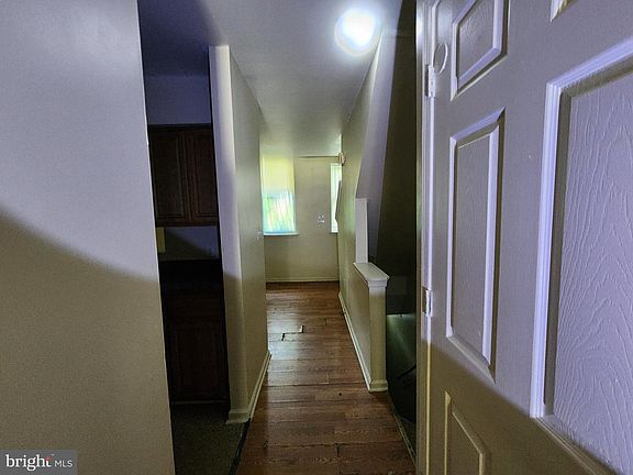 4th image of 527 Beaumont Ave