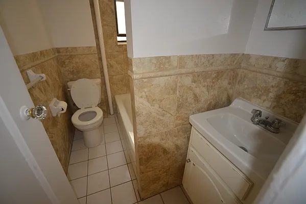 Rented by Voro, LLC | media 16