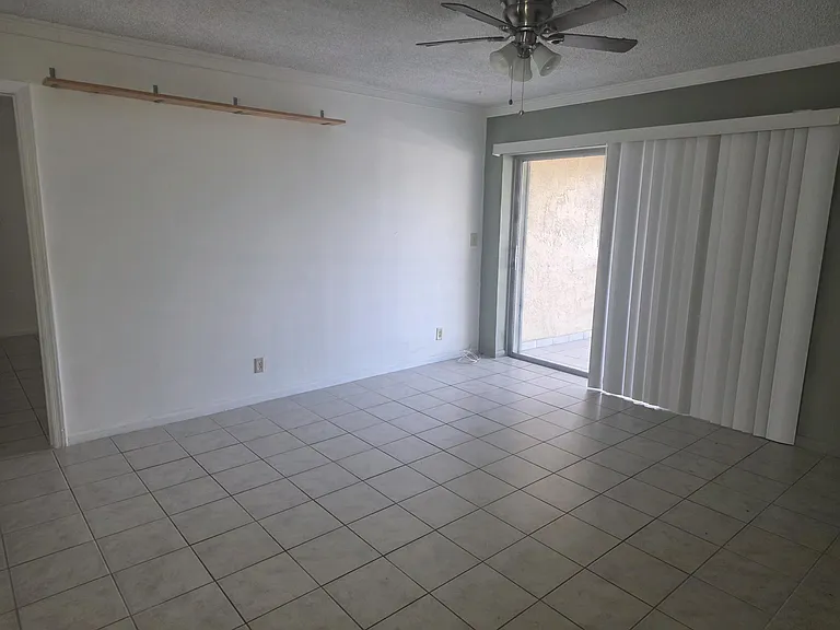 959 SE 2nd Ave #226 — Photo 6