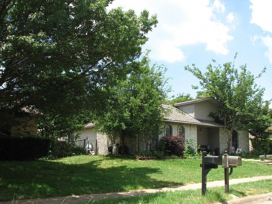 2nd image of 9427 Sophora Dr