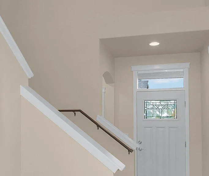 2302 Kildane Way SE — Photo 2