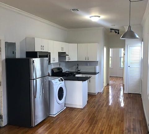 2nd image of 119 Clendenny Ave #301