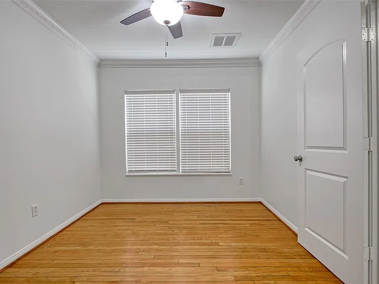 905 Kern St — Photo 15