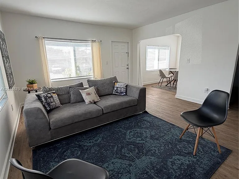 1215 NE 109th St #1215 — Photo 2