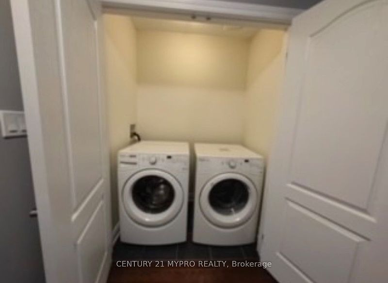 Richmond Hill Townhouse for rent - 4 Bedrooms — photo 22