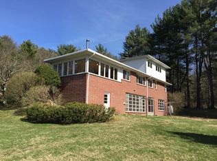 61 Arnold Rd, Pelham, MA 01002