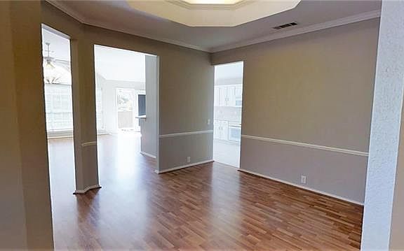 5th image of 219 Julian Dr