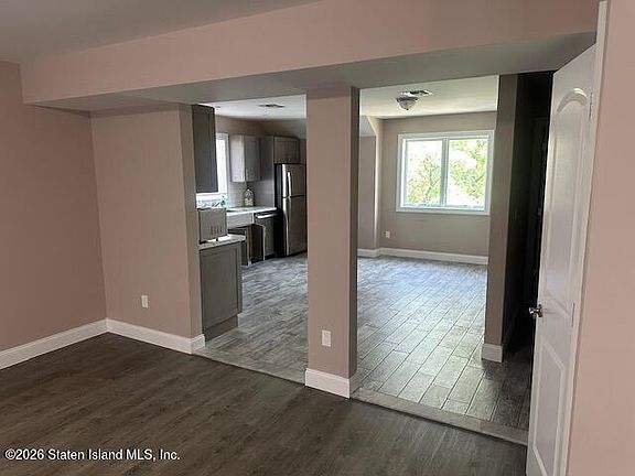 4th image of 322 Seaview Ave #3
