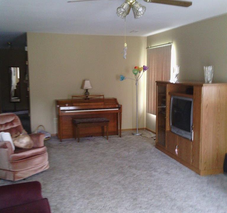 2nd image of 1819 Court Edmun
