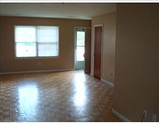 2nd image of 955 Red Oak Cir