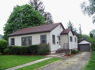 1025 N 9th St, Rochelle, IL 61068