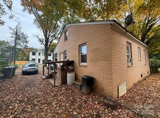 549 W Cama St, Charlotte, NC 28217