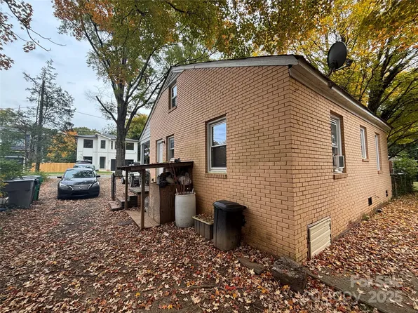 549 W Cama St, Charlotte, NC 28217