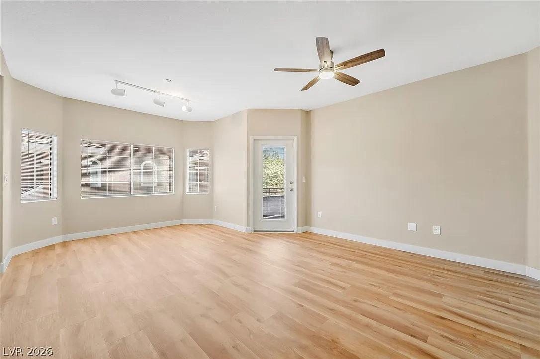 2 bed, 2.0 bath, 1253 sqft, $1,600 — Photo 2
