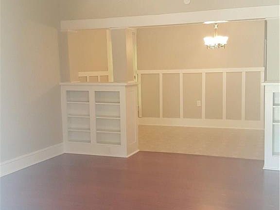 4th image of 4813 Sunshine Dr