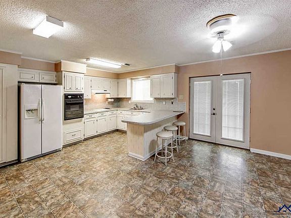 4th image of 102 E Garden Dr