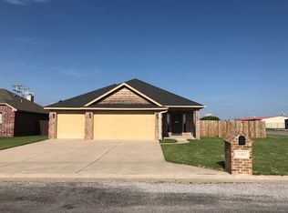 300 Marilyn Glover Dr, Elgin, OK 73538