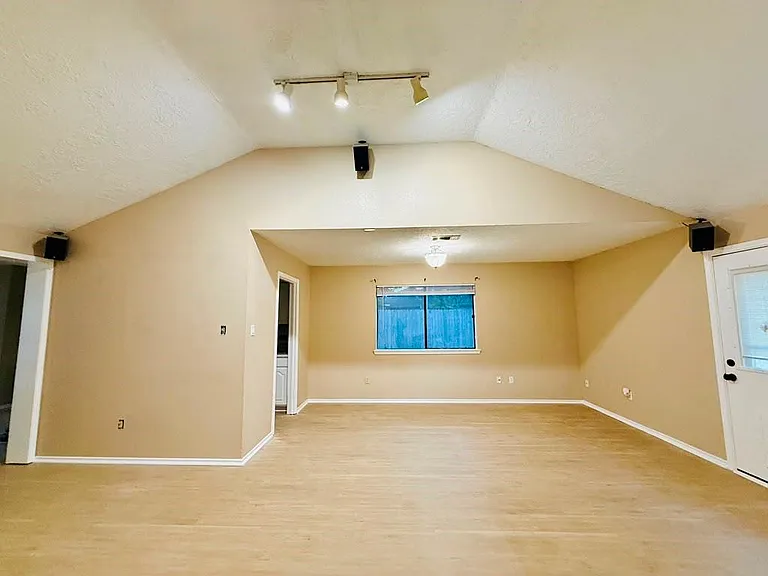 13438 Nevermore Dr — Photo 8