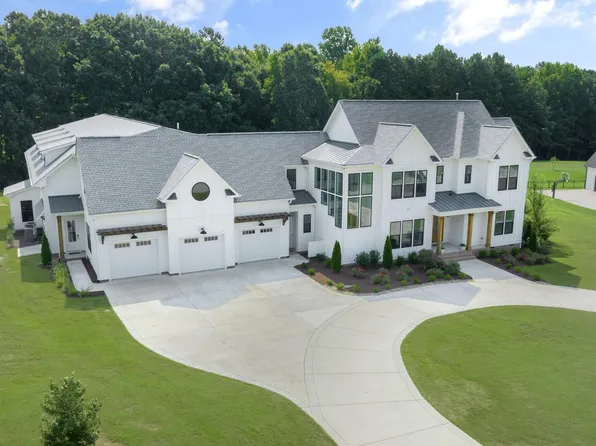 1351 Portofino Dr, Clayton, NC 27527