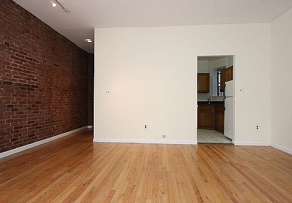 2nd image of 203 W 84th St APT 2A