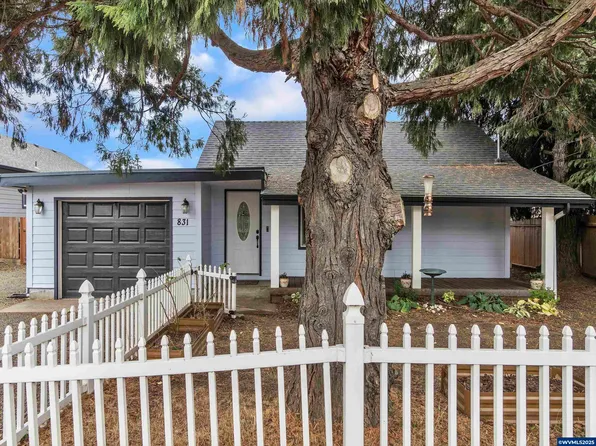831 W Oak St, Lebanon, OR 97355