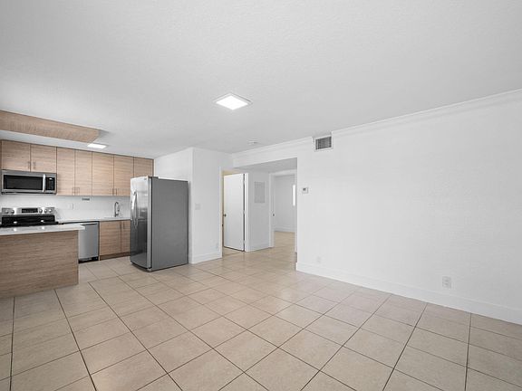 3rd image of 110 SE 2nd Street #103