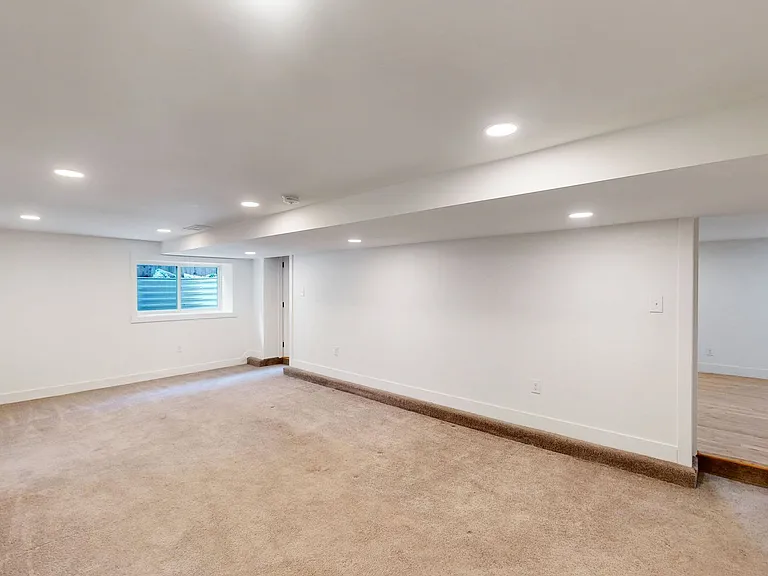 712 Harrison St — Photo 17