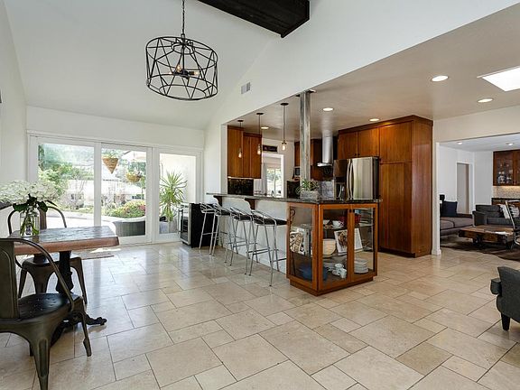 5th image of 2402 La Granada Dr