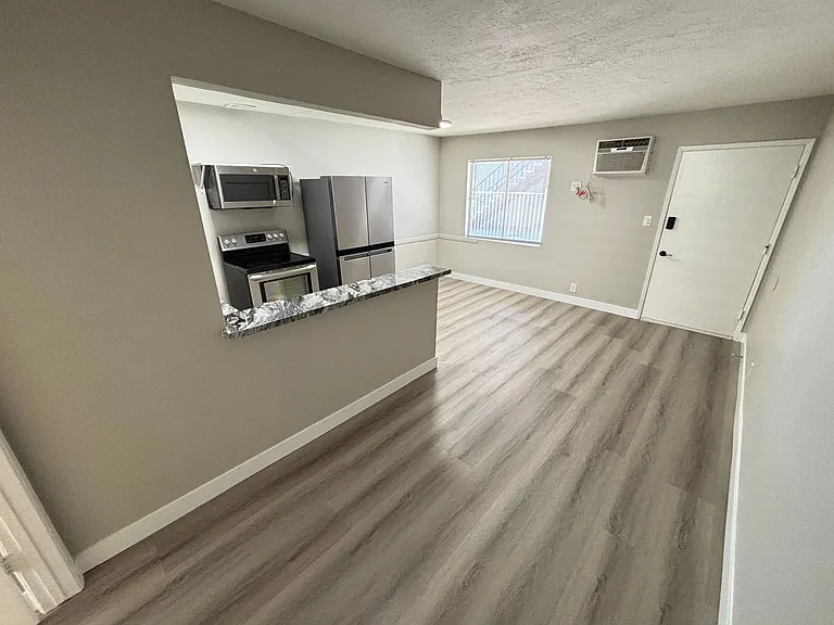 239 W Philadelphia Ave #5 — Photo 9