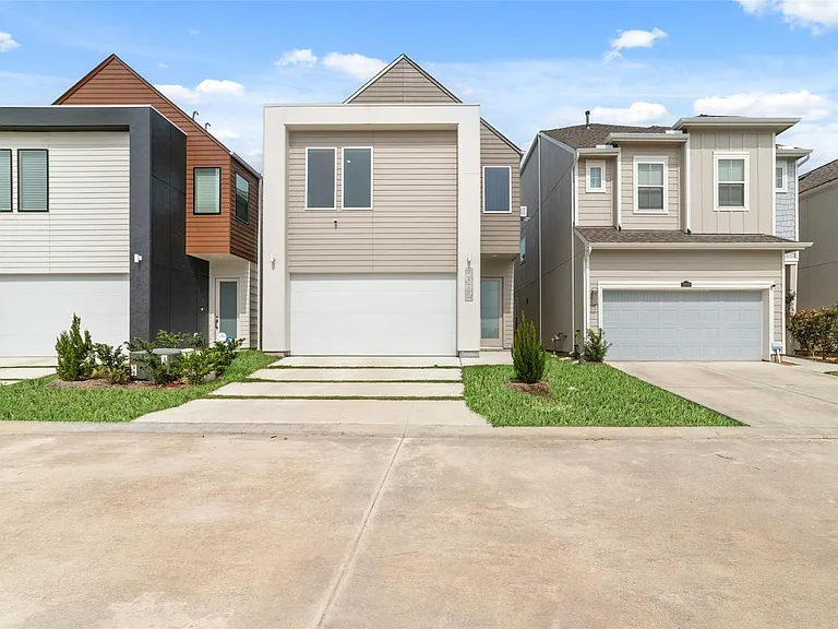 3007 Ventas Dr — Photo 1