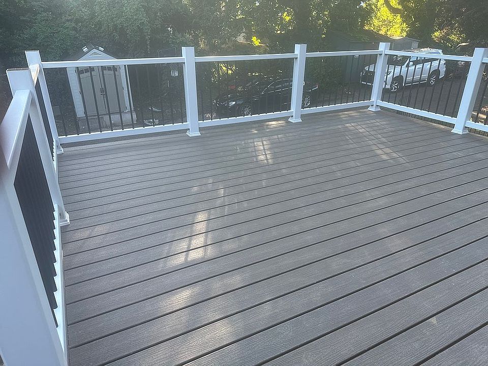 2nd image of 960 Allengrove St