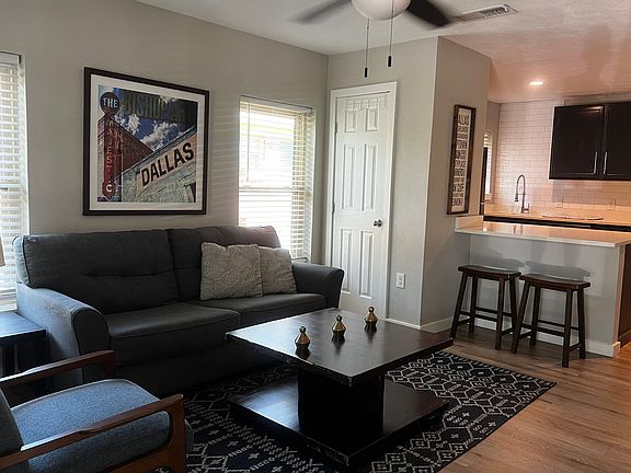 4th image of 408 N Oak Cliff Blvd