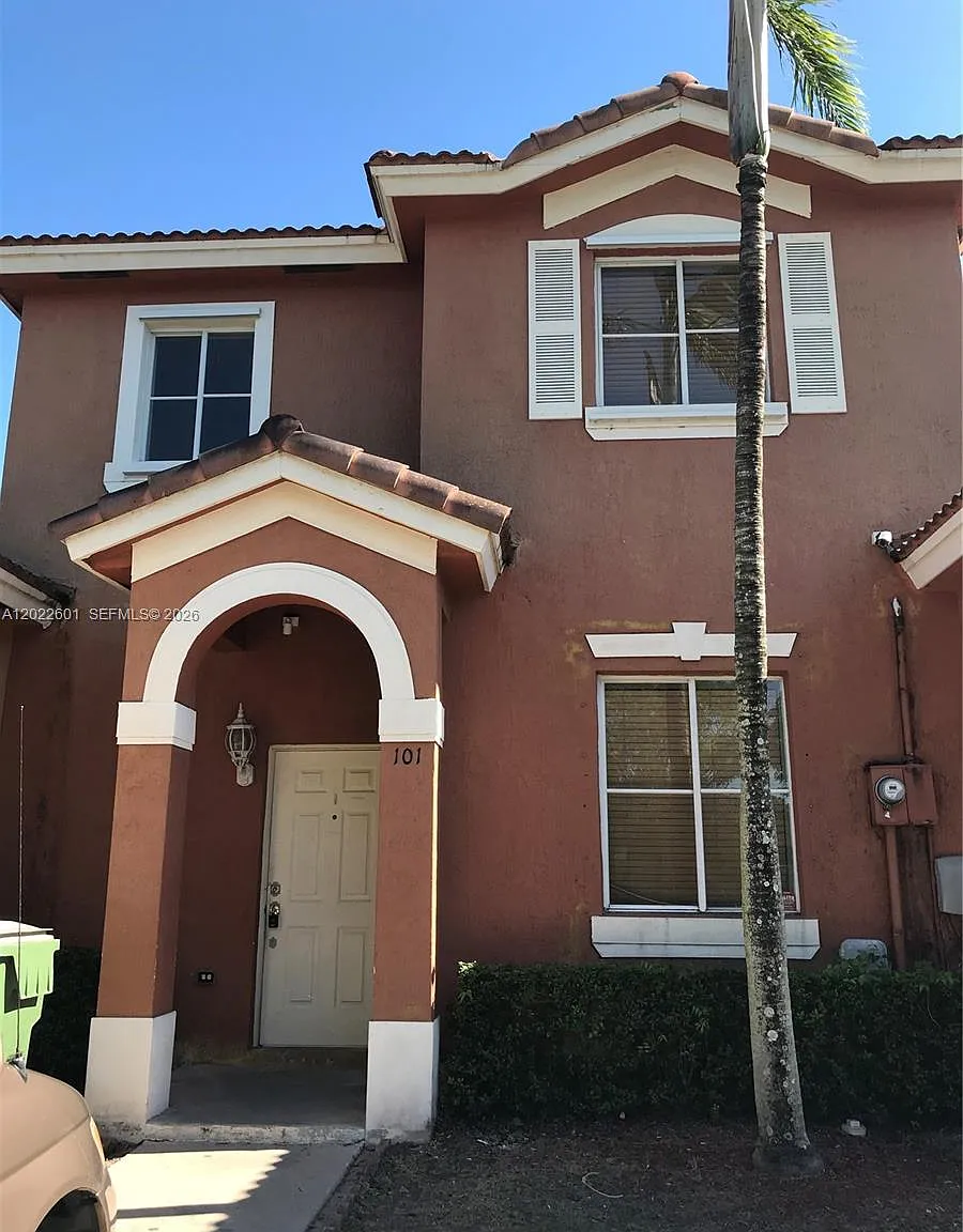 Mowry Villas — Photo 1