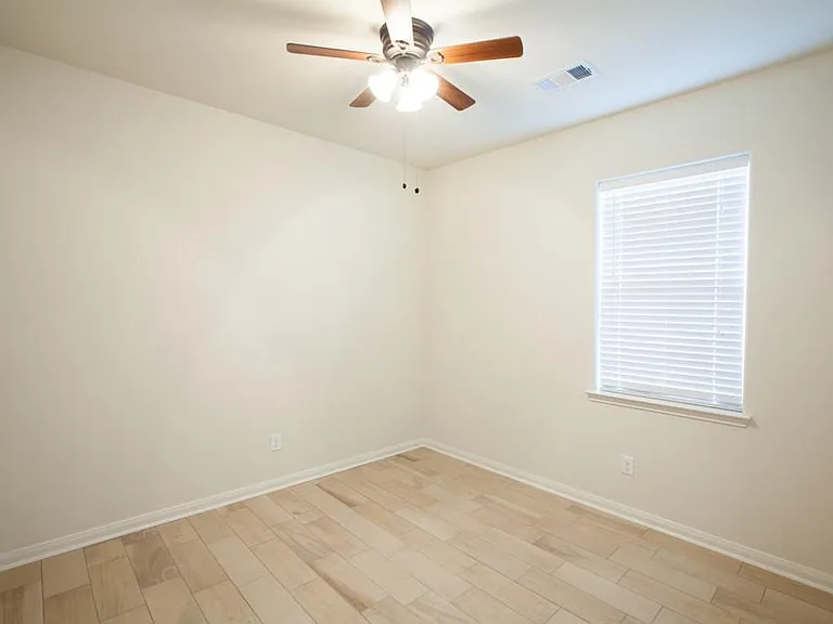 128 Tennyson St — Photo 24