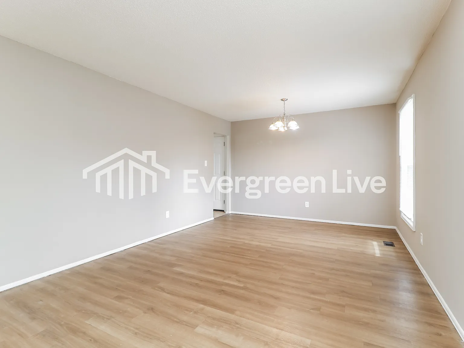 3 bed, 2.0 bath, 1360 sqft, $1,845 — Photo 3