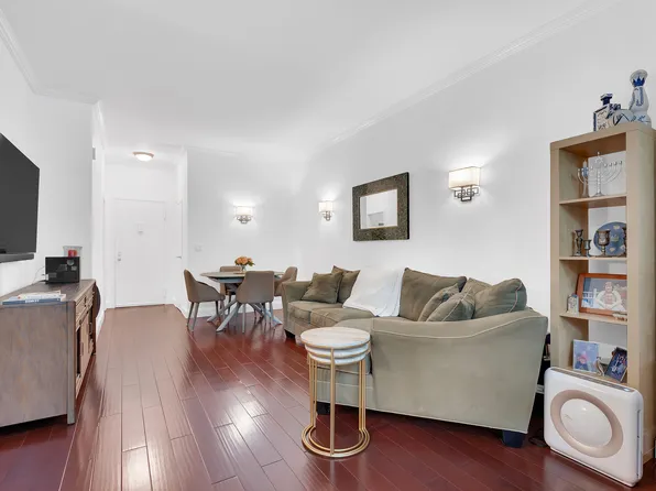 180 West End Avenue 1N image 2 of 11