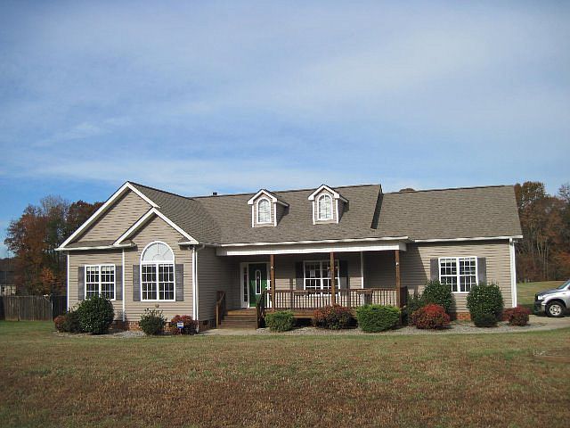 1st image of 108 Stonehaven Ct